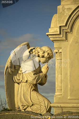 Image of praying angel