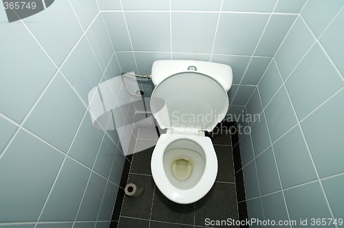 Image of empty toilet