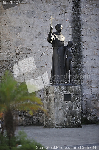 Image of Old Havana statues.