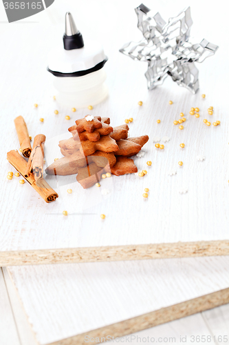 Image of gingerbread tree