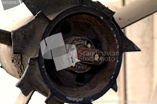 Image of Rusty propeller
