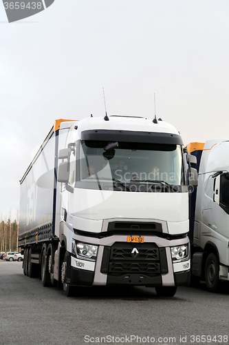 Image of Renault Trucks T Semi on Demo Drive Event, Vertical 