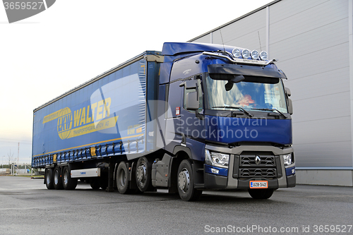 Image of Blue Renault Trucks T Semi Parked