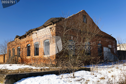 Image of the ruins of an old building 