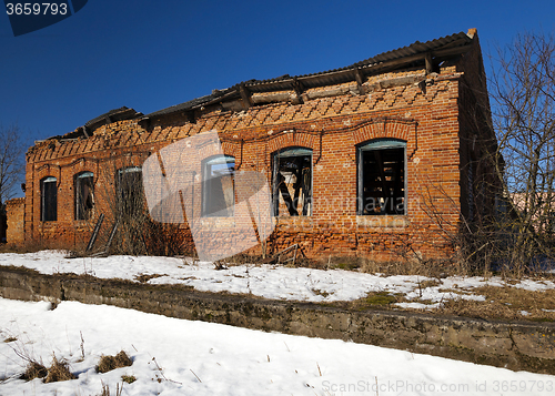 Image of the ruins of an old building  