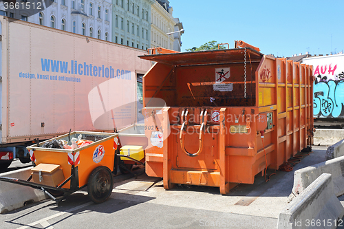 Image of Press Container