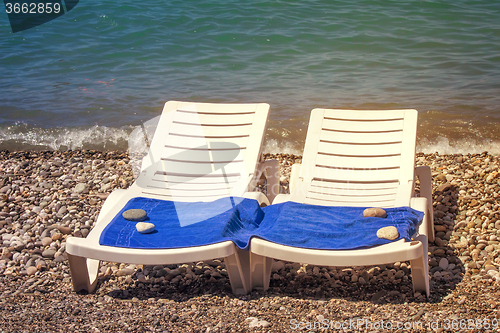 Image of A holiday for two by the sea.