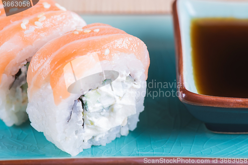 Image of California maki sushi with salmon