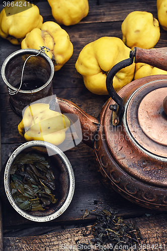 Image of Tea with fresh quince