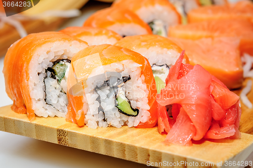 Image of Maki ushi rolls with salmon