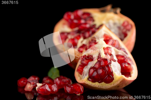 Image of ripe pomegranate fruit