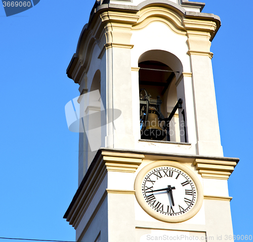 Image of in gorla  old  ll  and church  sunny day 