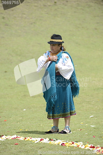 Image of An Indian woman in traditional costume.