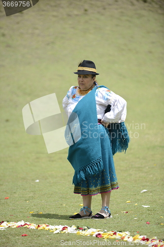 Image of An Indian woman in traditional costume.