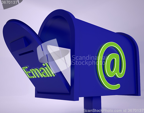 Image of Mail On Email box Shows Received Emails