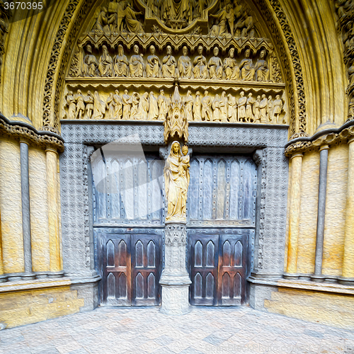 Image of rose window weinstmister  abbey in london old church door and ma