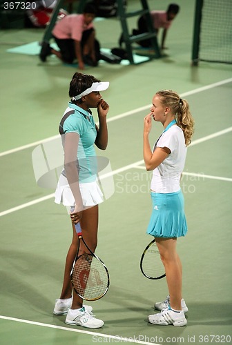 Image of Venus Williams and Wozniacki in Doha