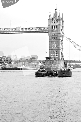 Image of london tower in england old bridge and the cloudy sky