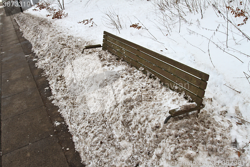 Image of bench under the snow