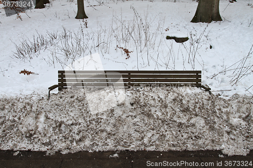 Image of bench under the snow