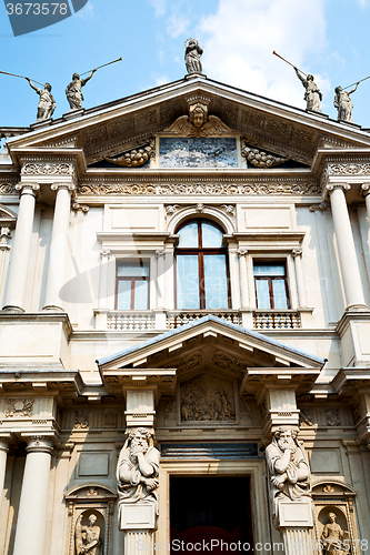 Image of building   architecture in italy      and sunlight