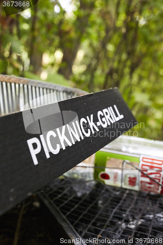 Image of Picknick litter lying on ground