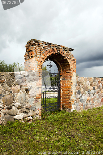 Image of the ruins of an old building  