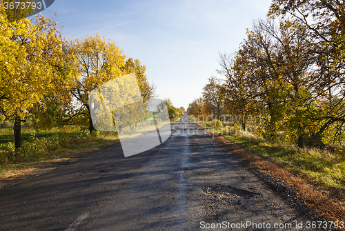 Image of   small country road  