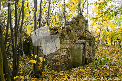 Image of the ruins of an old building  