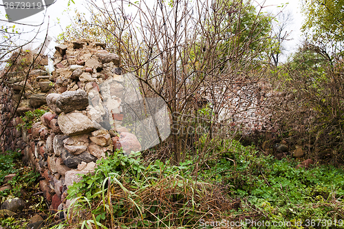 Image of the ruins of an old building  