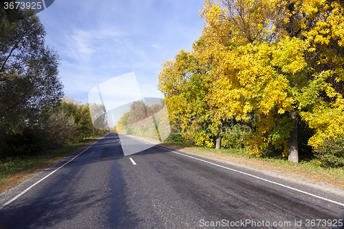 Image of   small country road  