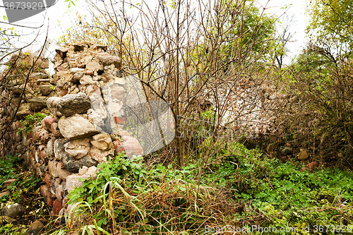 Image of the ruins of an old building  