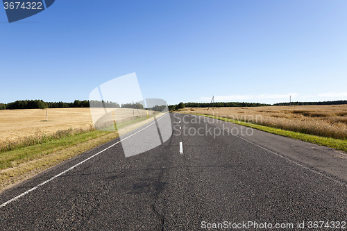 Image of   small country road 