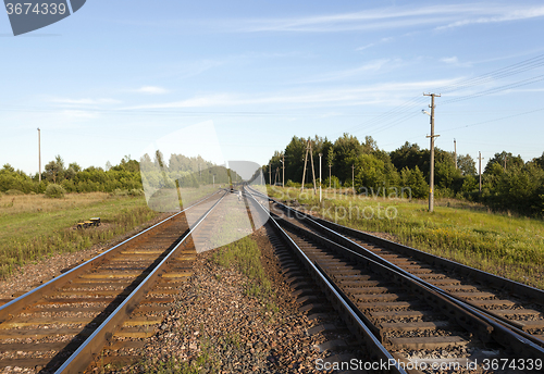 Image of   rails   in the summer