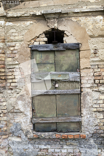 Image of the ruins of an old building  