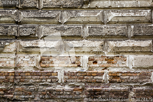 Image of the ruins of an old building  