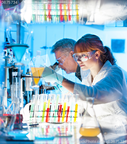 Image of Health care professionals in lab.