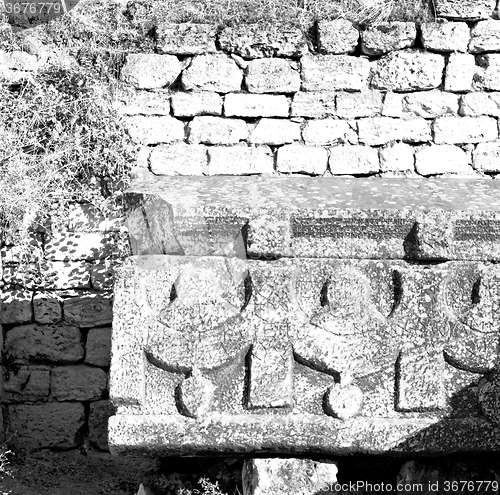 Image of old construction column    and the roman temple history pamukkal