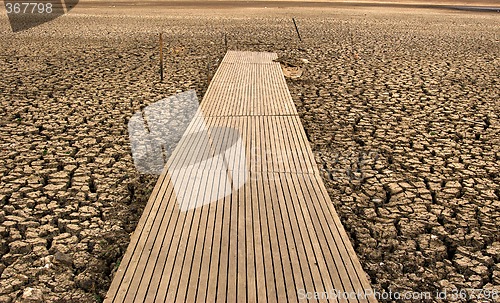 Image of dry lake wendouree