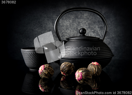 Image of Tea utensil and buds