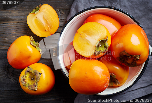 Image of fresh ripe persimmons