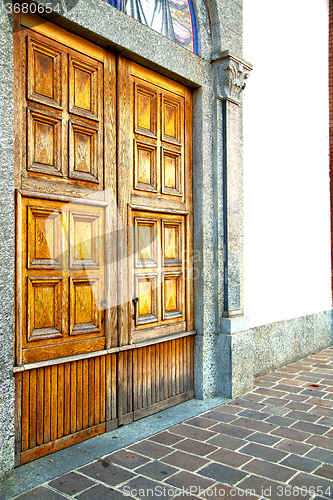 Image of old door in italy  historical gate