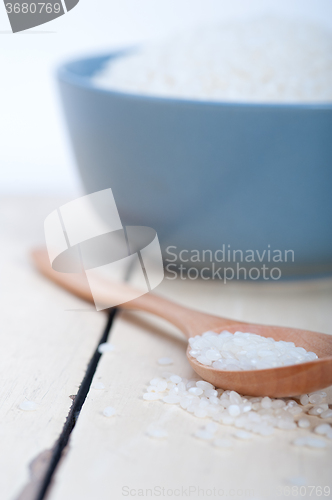 Image of raw white rice 