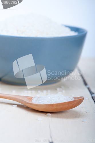 Image of raw white rice 