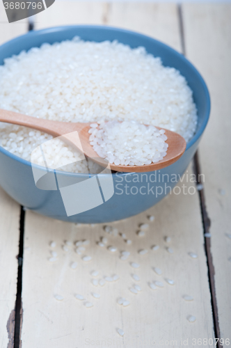 Image of raw white rice 