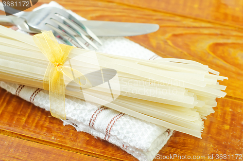 Image of raw rice noodles