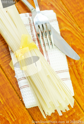 Image of raw rice noodles