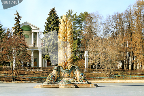 Image of The fountain of ears corn 