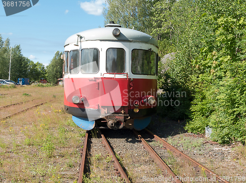 Image of one old railbuss on the station