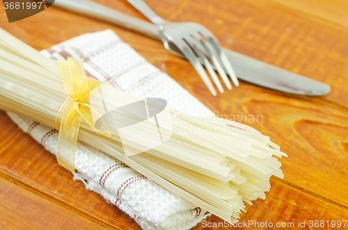 Image of raw rice noodles